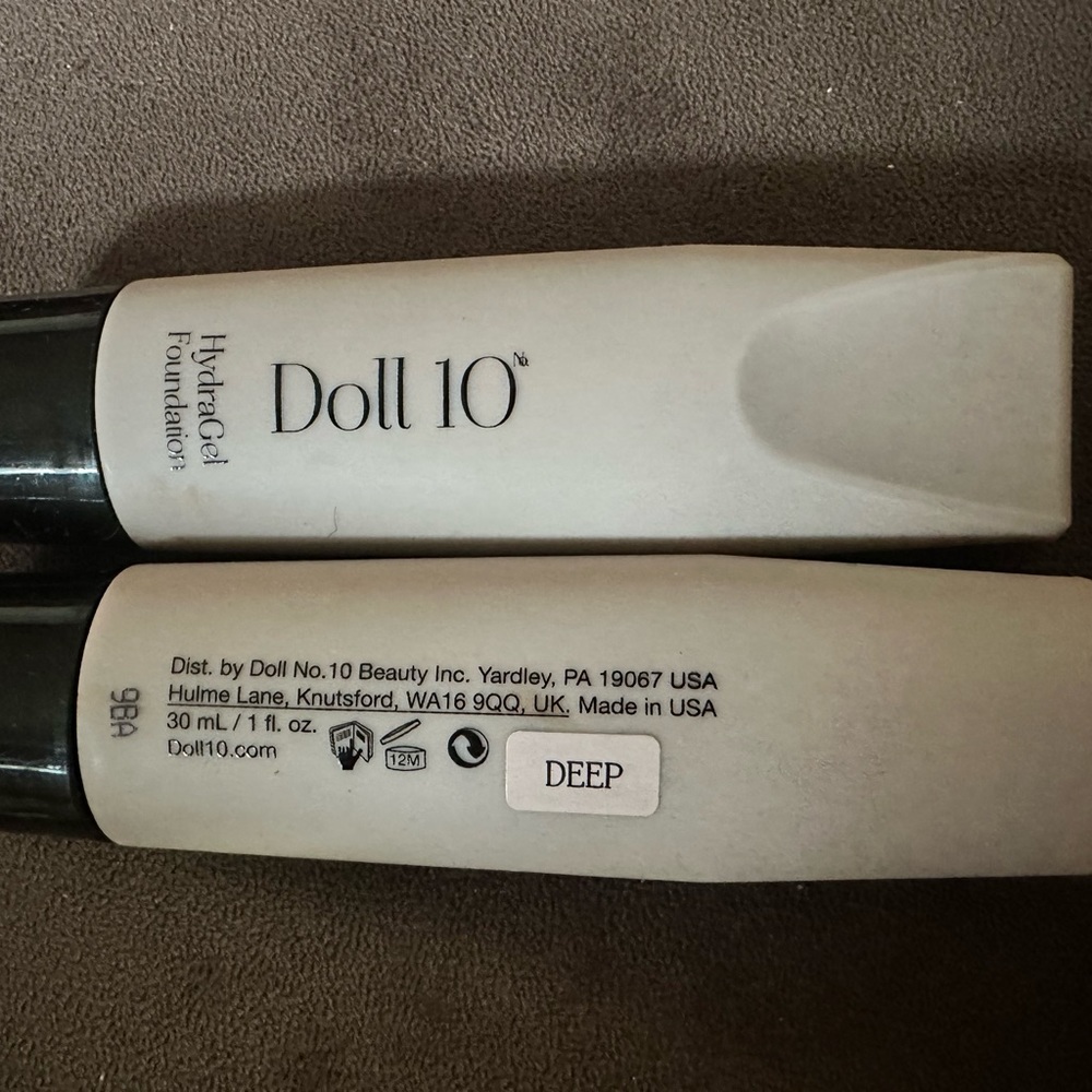 2x Doll10 Hydragel Foundation - Color -DEEP - New & unused